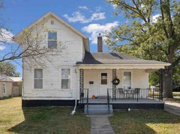 705 3rd St, La Porte City, IA 50651