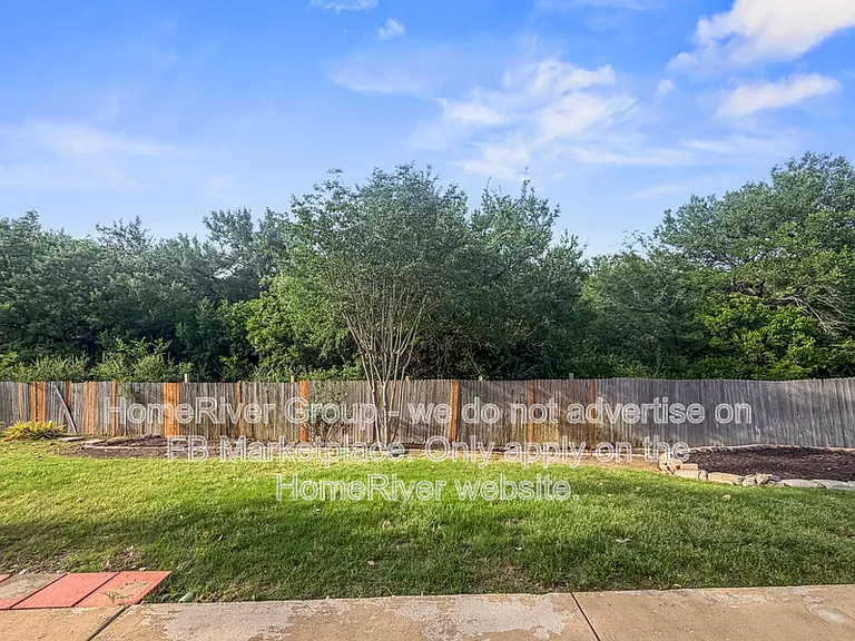 1072 Aviary — Photo 19