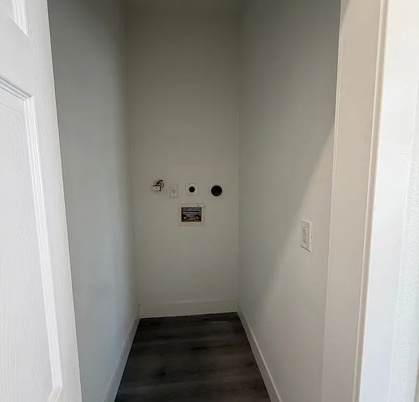 2427 W Southcross Blvd #1 — Photo 13