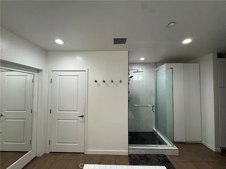 21 Gramercy #218 — Photo 27