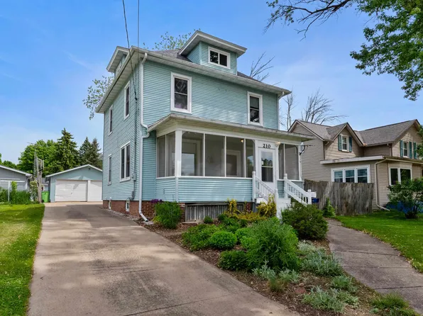 210 Gilmore Ave, Beaver Dam, WI 53916