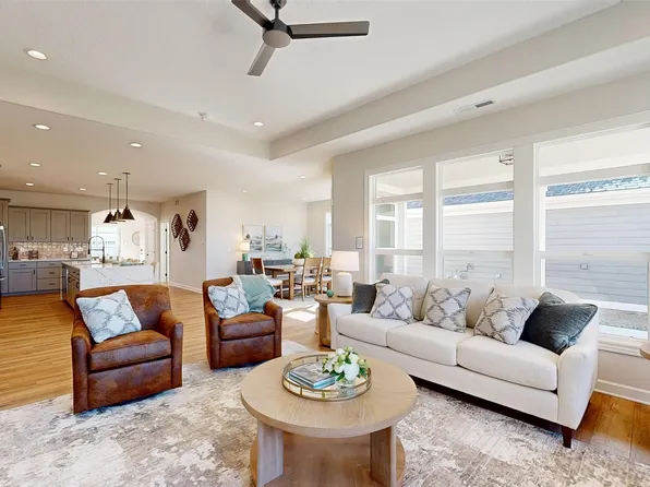 1032 NW Creekside Dr, Waukee, IA 50263