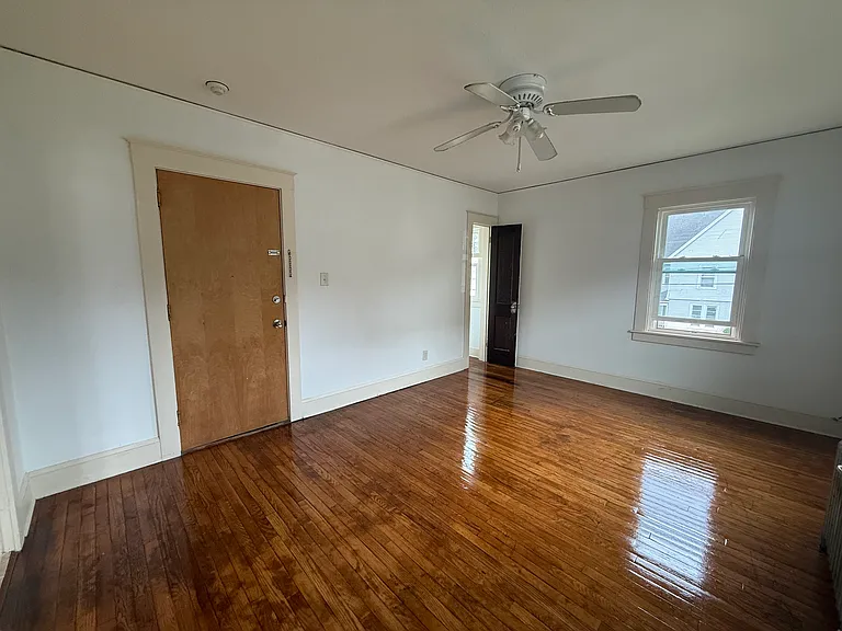 42 Maple St — Photo 24