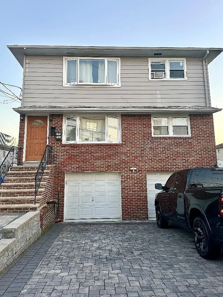 3 bed, 1200 sqft, $2,700 — Photo 1
