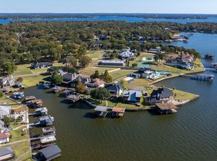 214 Hide A Way Dr, Mabank, TX 75156