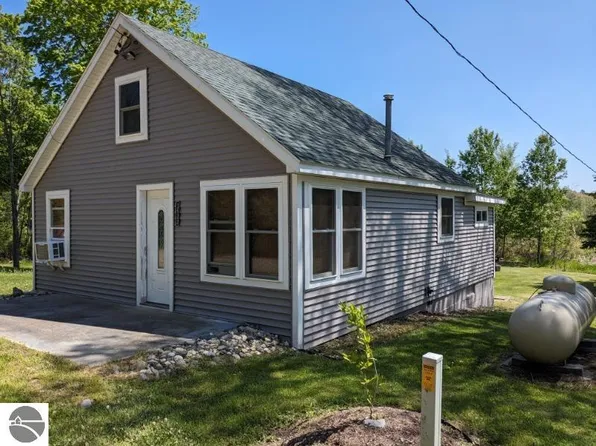 3522 E Lake Forest Rd, Lupton, MI 48635