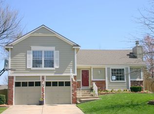 10585 Gillette St, Overland Park, KS 66215