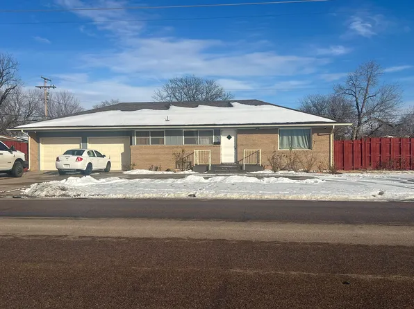 1602 N 3rd St, Garden City, KS 67846