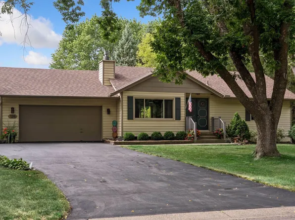 7215 Polaris Ln N, Maple Grove, MN 55311
