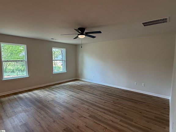 4th image of 31 Campbell St