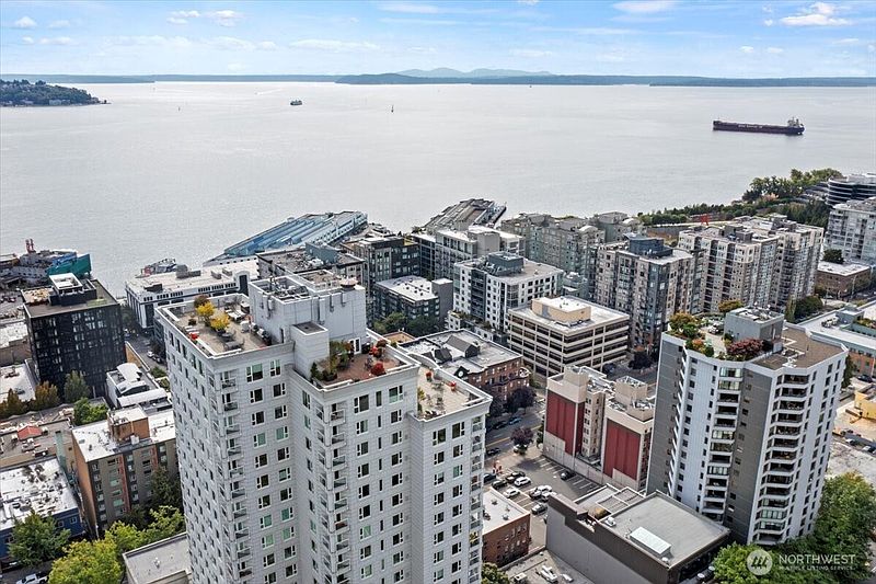 5th image of 121 Vine Street #1404