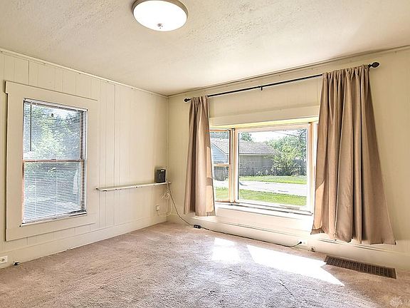 4th image of 25 E Lowery Ave