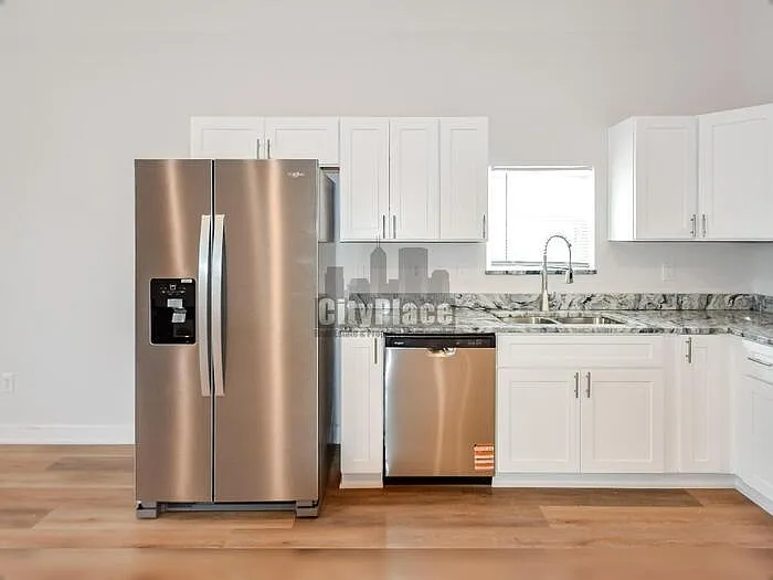 1135 W 21st St — Photo 9
