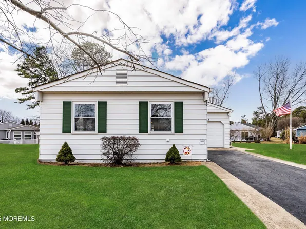 23 Augusta Court, Toms River, NJ 08757