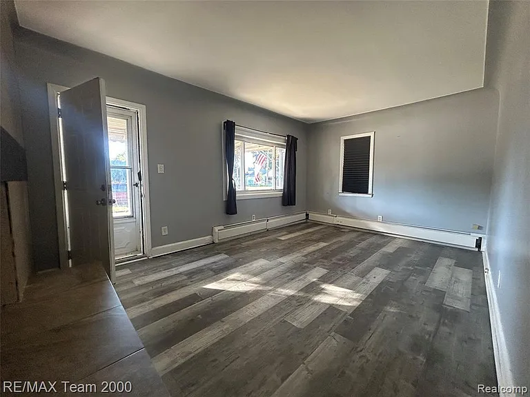8656 Nightingale Ave — Photo 3