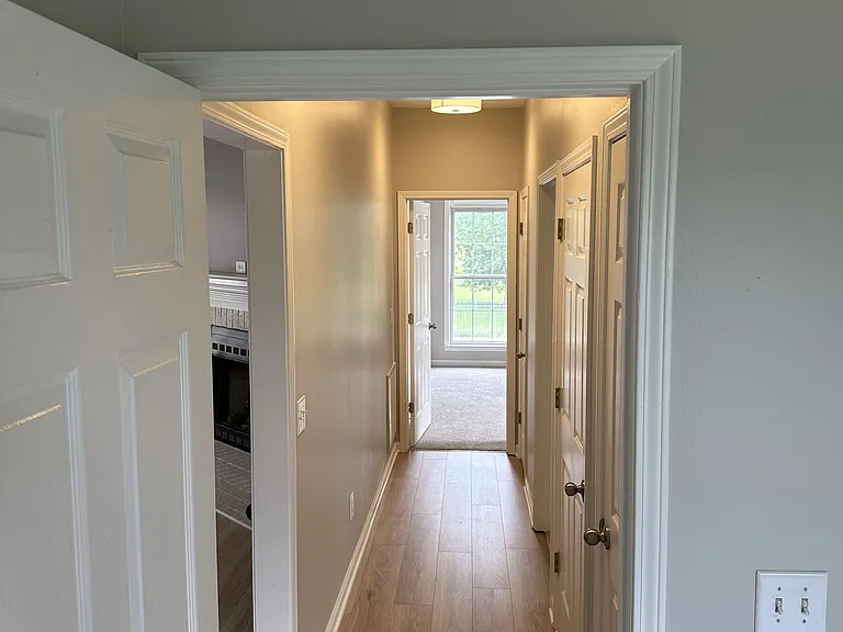 Hall to bedrooms