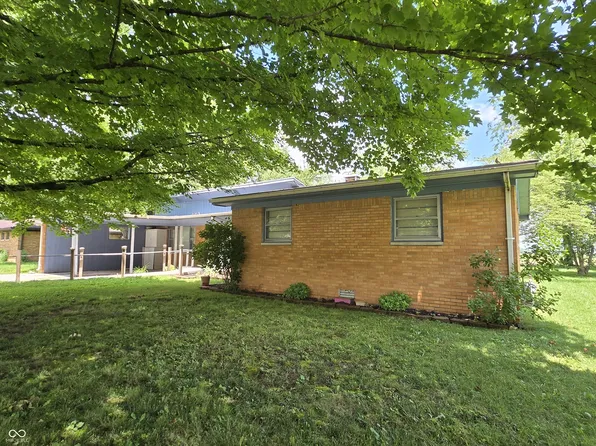 1224 E Hazelwood Dr N, Shelbyville, IN 46176