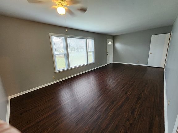 2nd image of 2221 Green Acres Dr