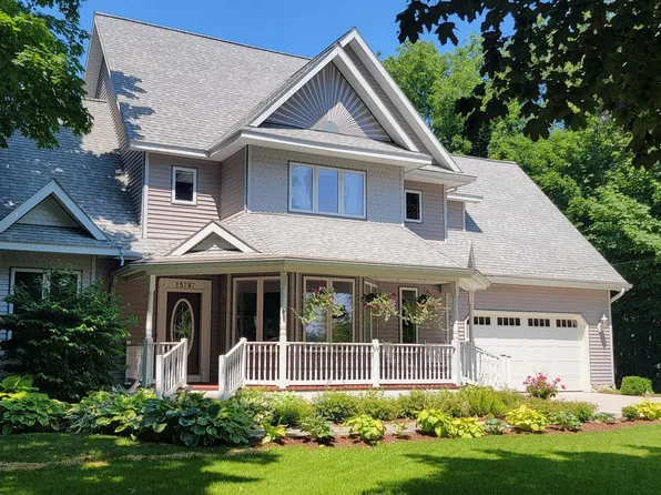 15787 Upper Birch Dr, Traverse City, MI 49686