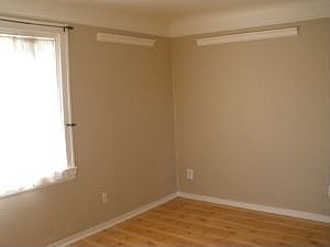 3rd image of 526 N Sirrine