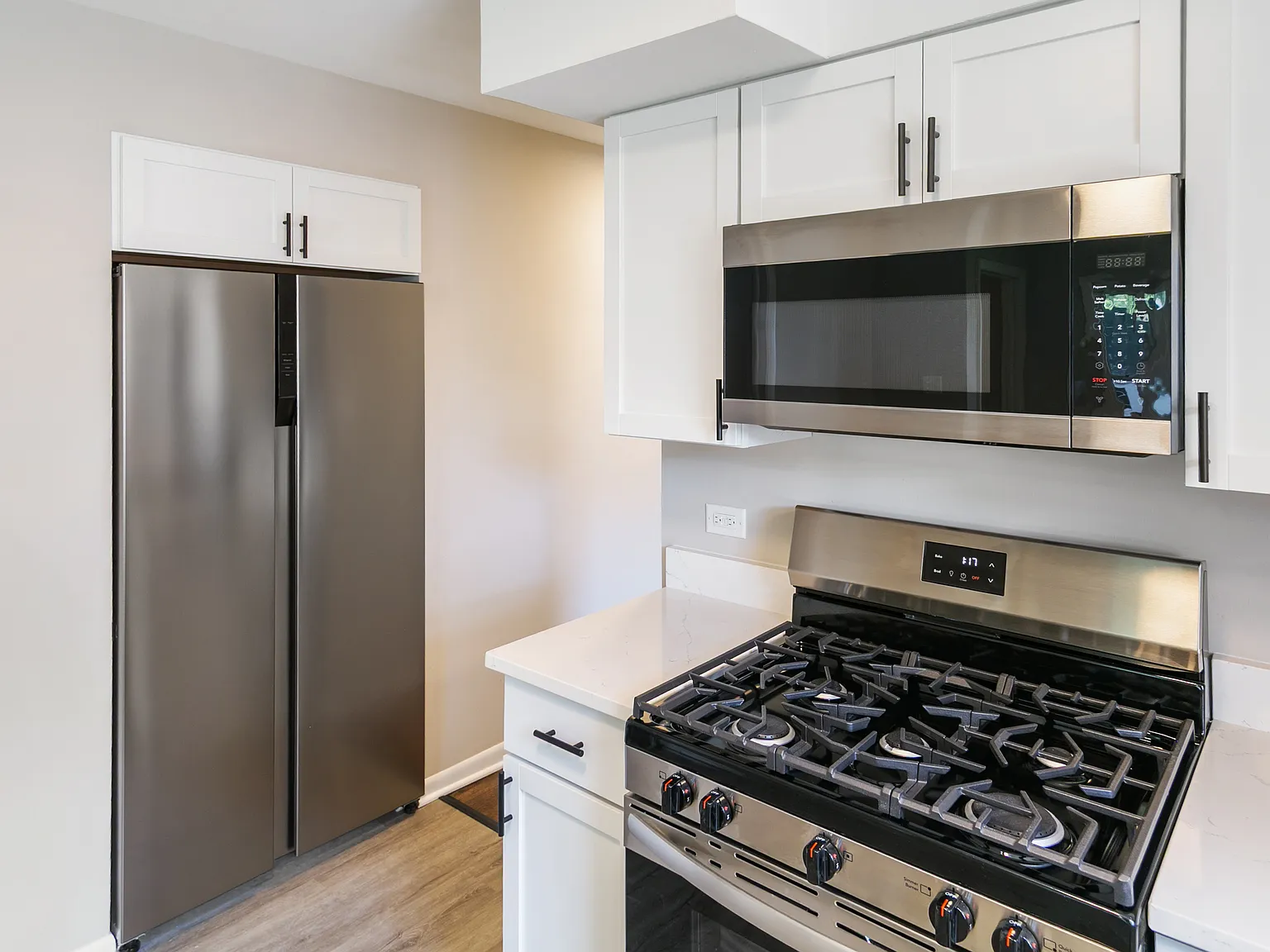 3 bed, 1115 sqft, $2,595 — Photo 3