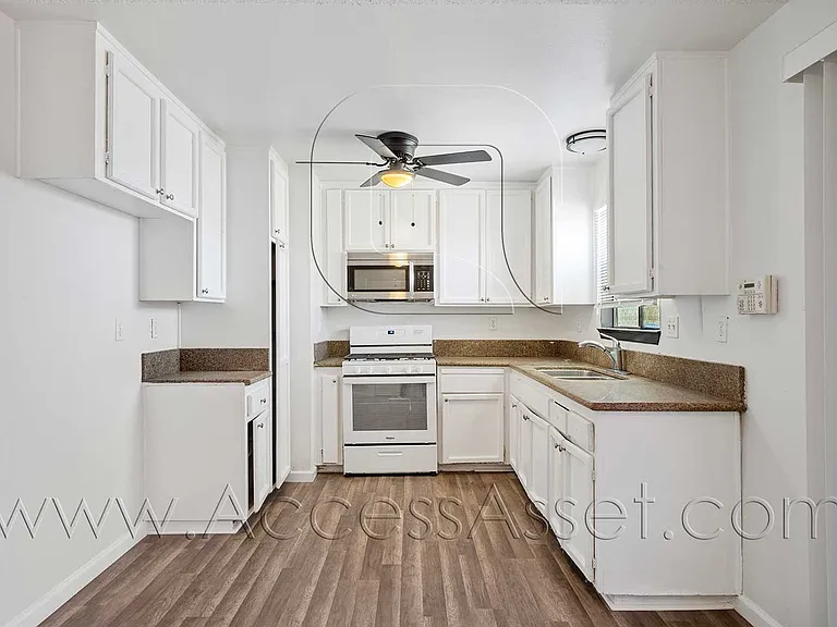 14710 Mesa St — Photo 6