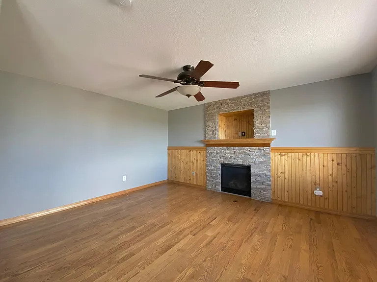 865 Winebrook Way — Photo 3