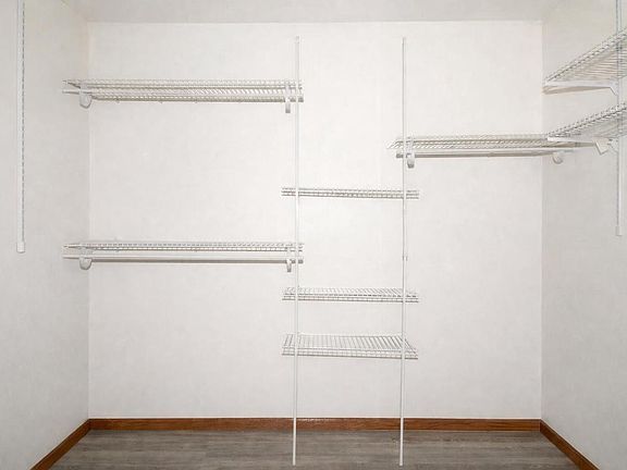 5th image of 810 North High Street