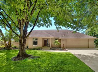 1914 Eastwood Ln, La Crosse, WI 54601