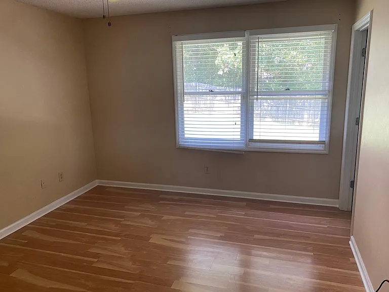1424 Clear Brook Dr — Photo 20