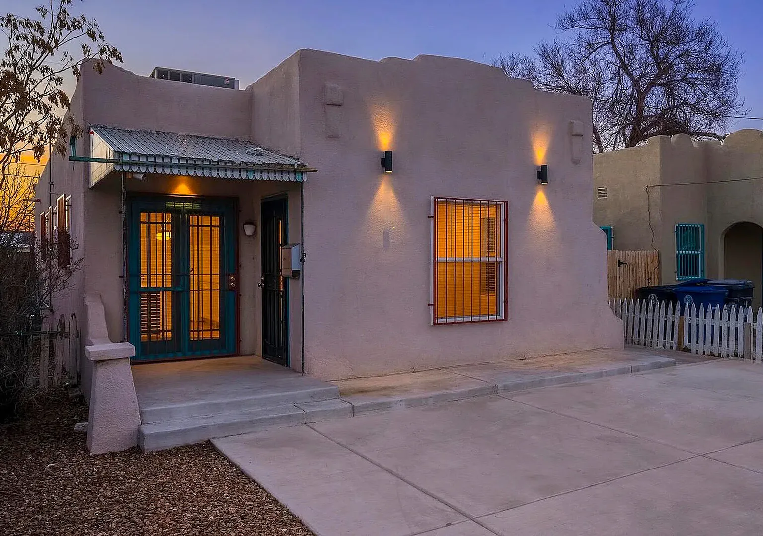Avail. 10/14/25 - Midterm Stay, Pet-Friendly, Fully Furnished — Photo 2