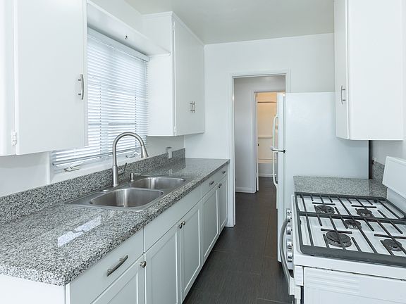 4th image of 52 N Brent St