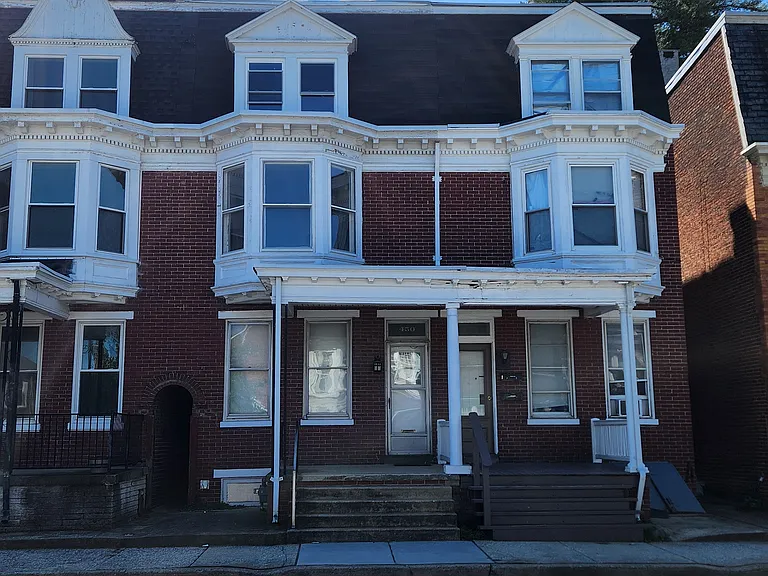 450 Pennsylvania Ave — Photo 1