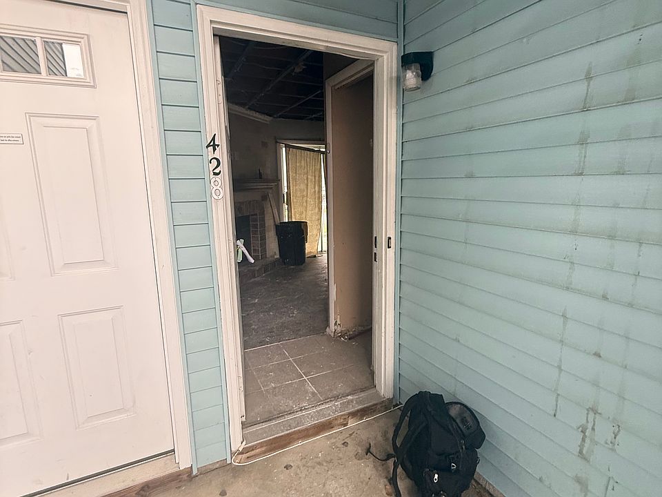 1st image of 428 Shelter Dr