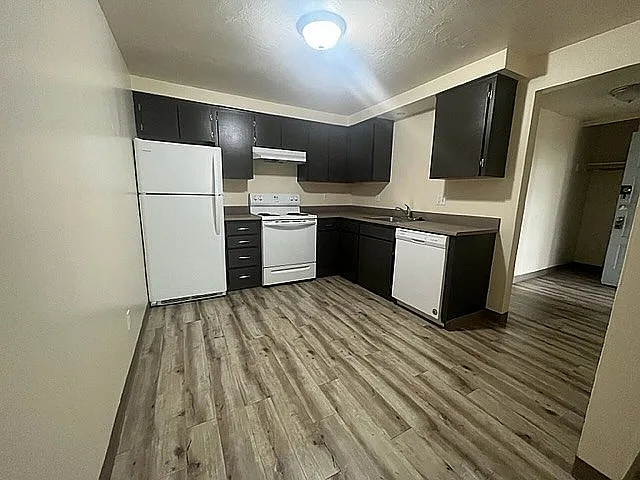 Silver Lea Apartments - Eugene Oregon