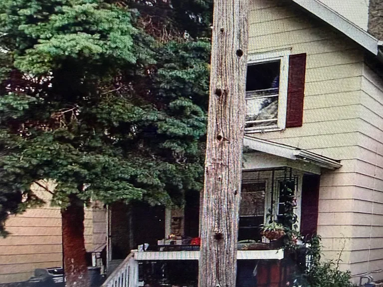 276 S Harris Ave — Photo 1