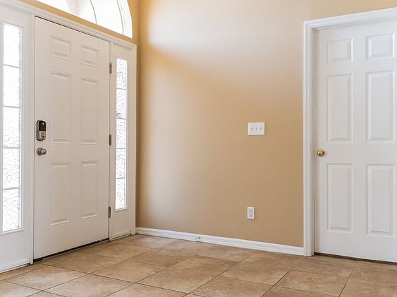 2nd image of 1110 Peregrine St