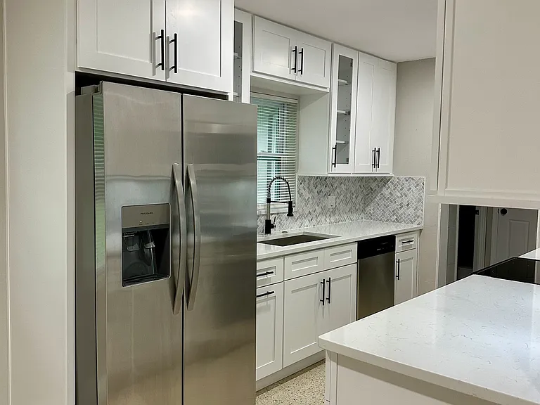 1176 Lake View Dr — Photo 11
