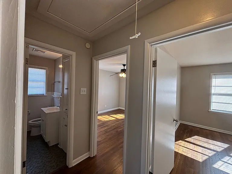 4623 Violet Ave — Photo 3