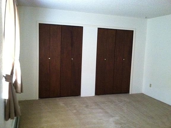 Master bedroom en suite bathroom