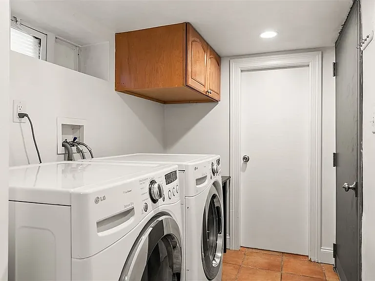 334 Mystic St — Photo 33