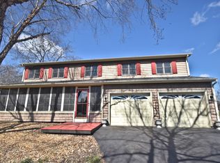 6N264 Weber Dr, St Charles, IL