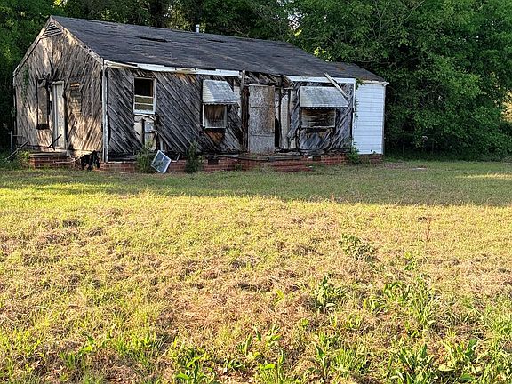 4th image of 3135 Baker Cir