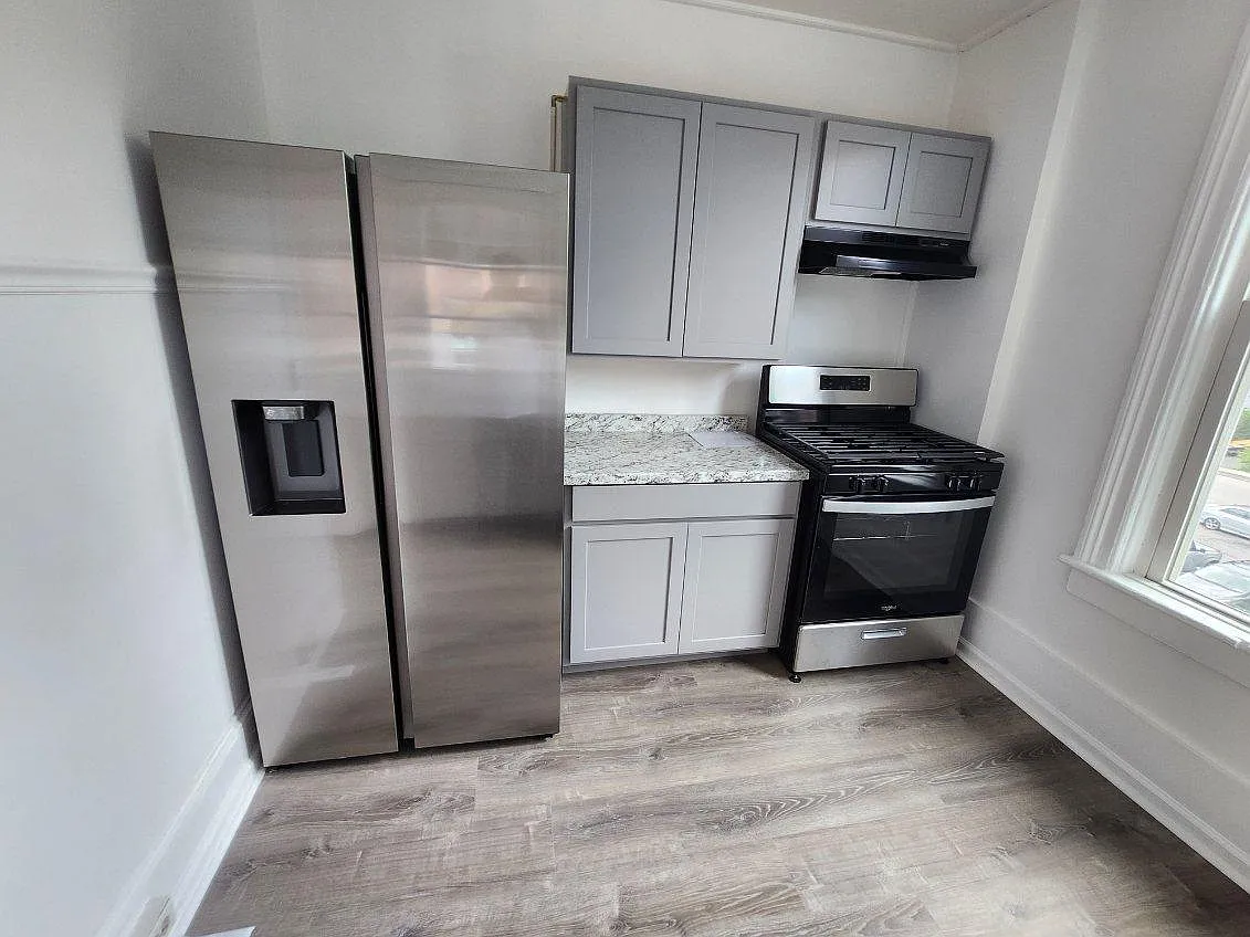 2 bed, 470 sqft, $2,050 — Photo 4