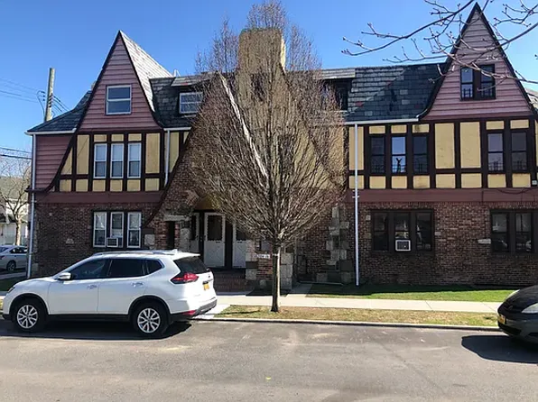 20416 42nd Ave, Bayside, NY 11361