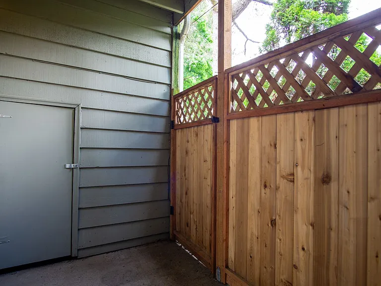 12155 SW Spur Ct #A — Photo 14