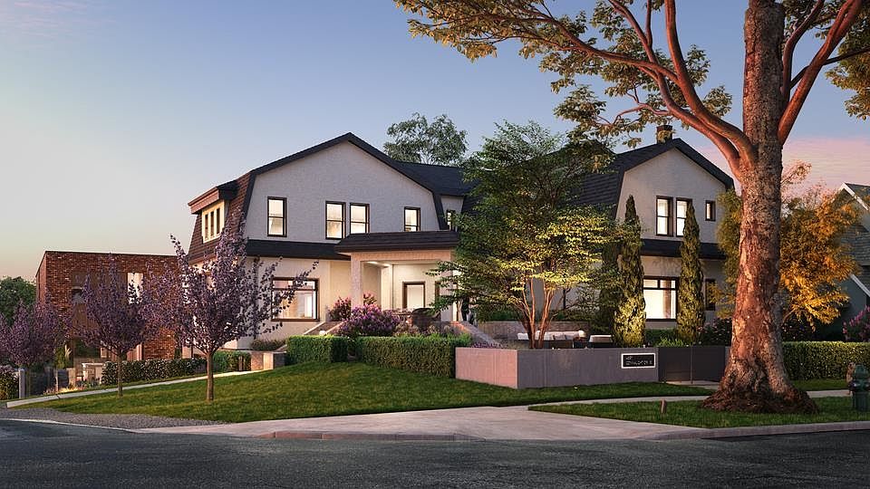 1st image of 1605 Roxburgh Cres