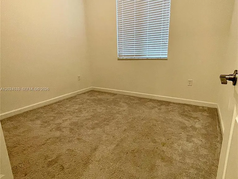 708 SE 13th Ct — Photo 16