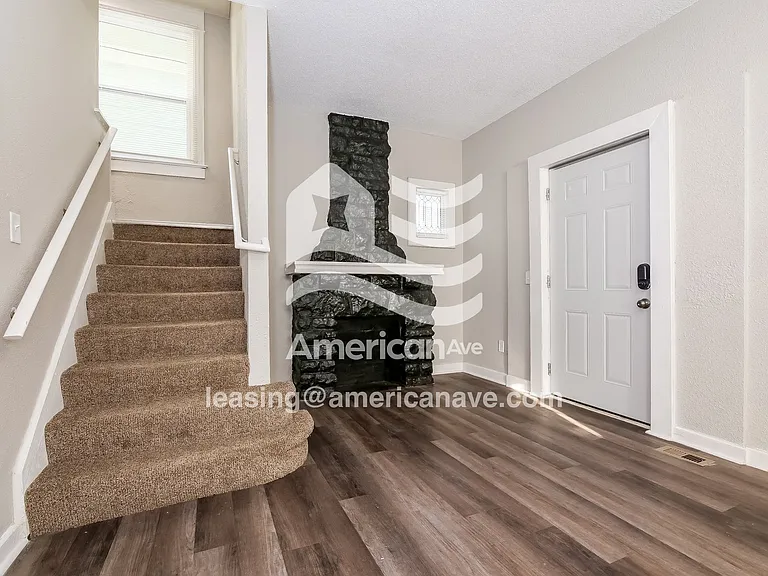 620949_003_wm_-_living_room_13184008.jpg