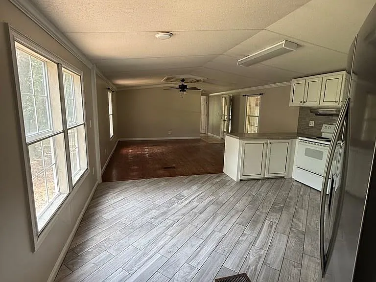 106 Cravey Ln — Photo 4
